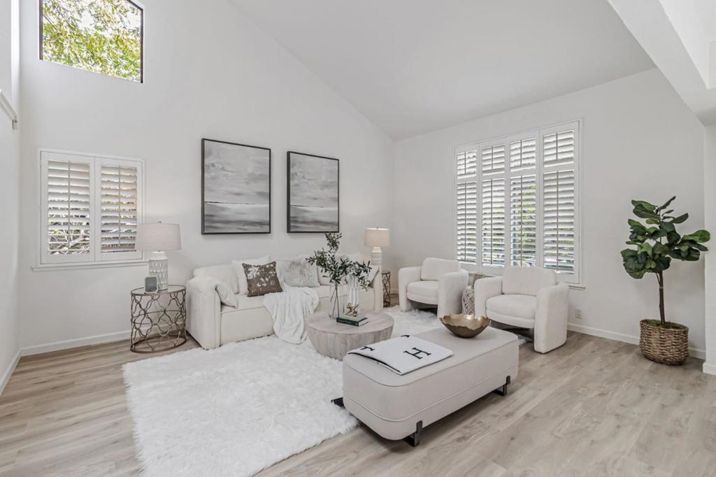 2399 Lyall Way Property Photo