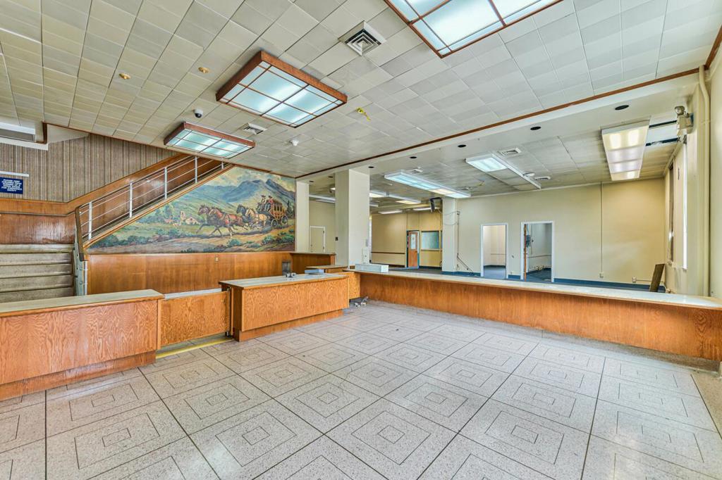123 W Alisal Street Property Photo 9
