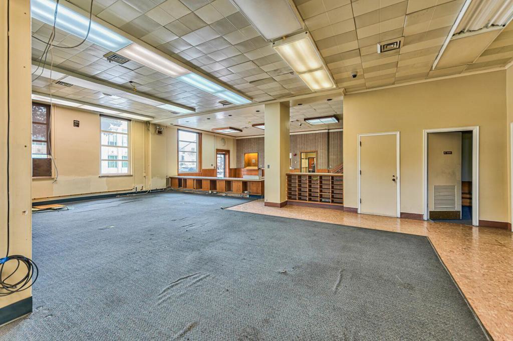 123 W Alisal Street Property Photo 10