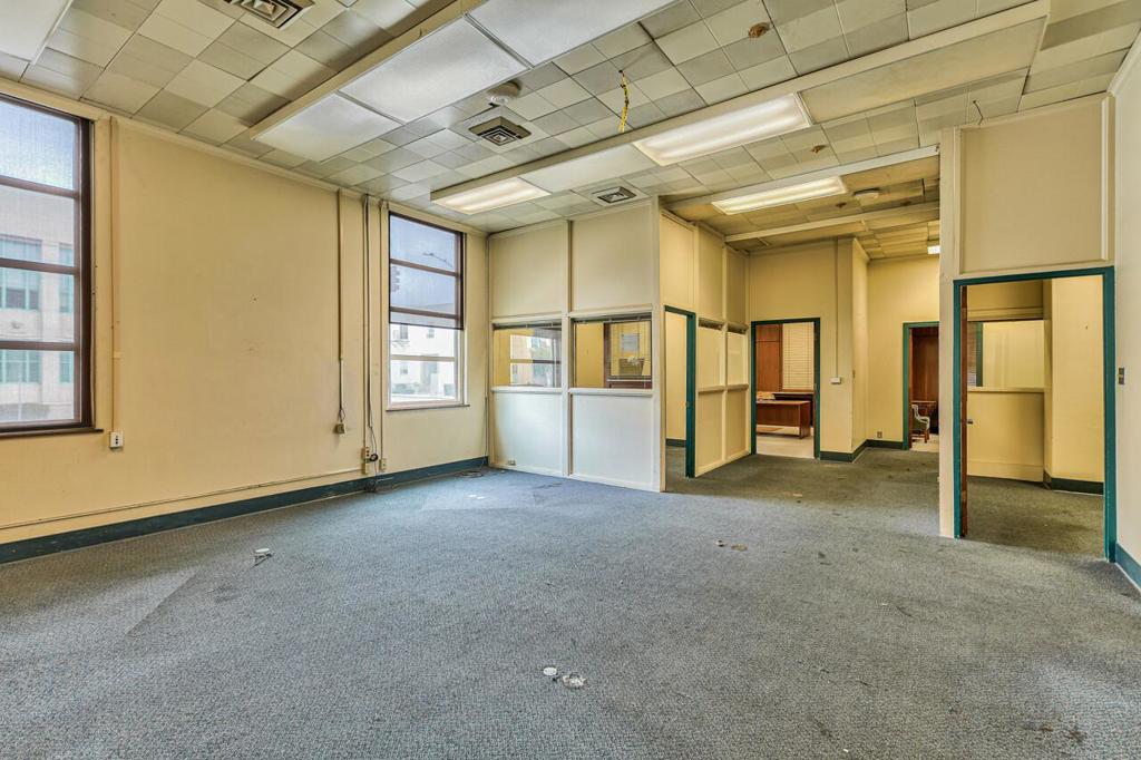 123 W Alisal Street Property Photo 12