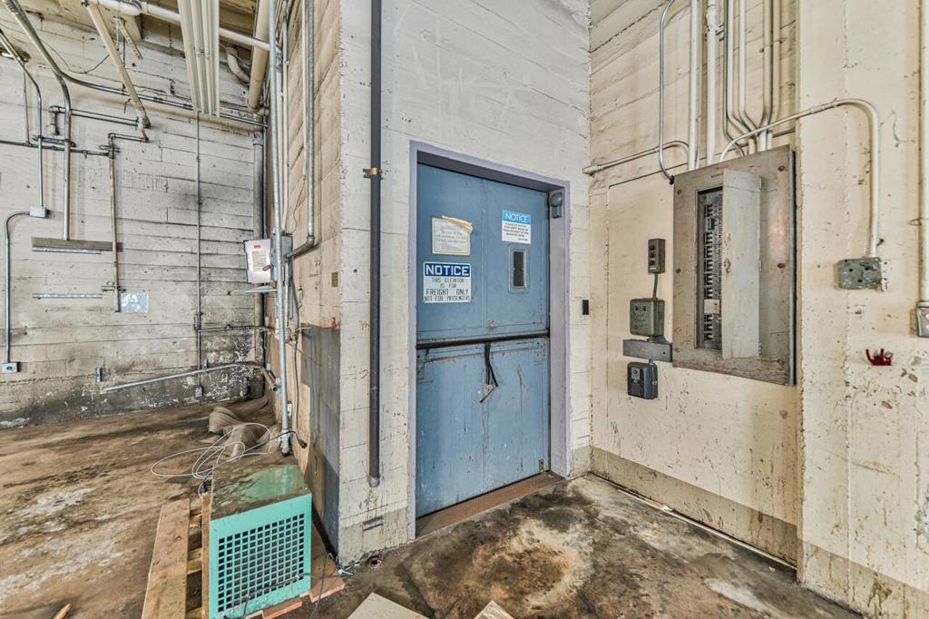 123 W Alisal Street Property Photo 23