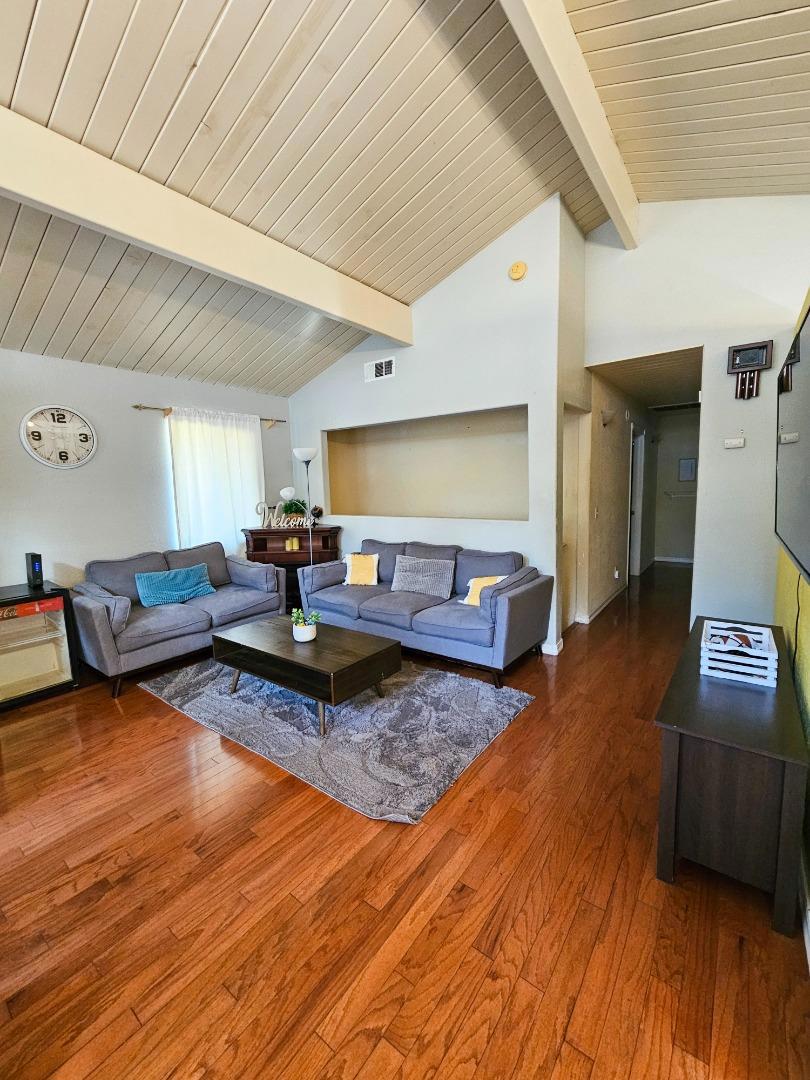 19418 Ferretti Road Property Photo 3