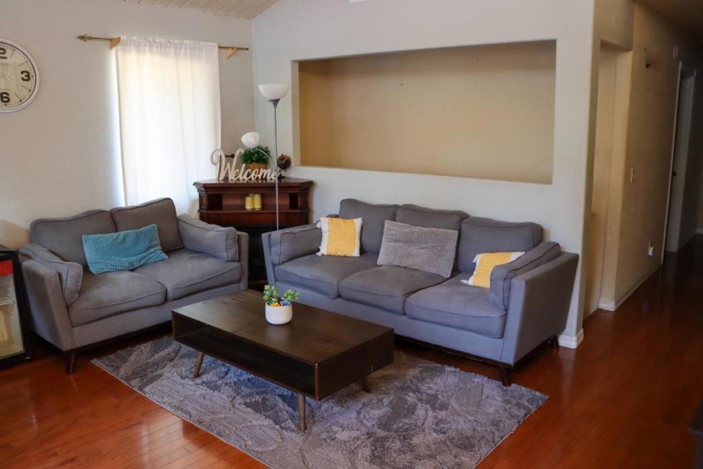 19418 Ferretti Road Property Photo 4