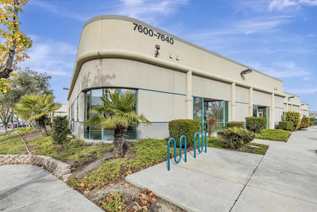 7602 National Drive Property Photo 3