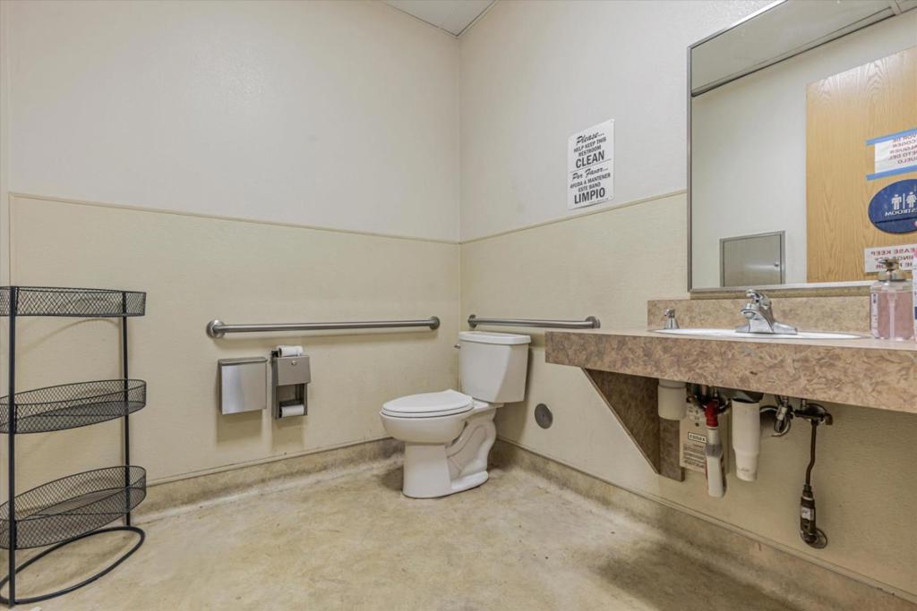 7602 National Drive Property Photo 31