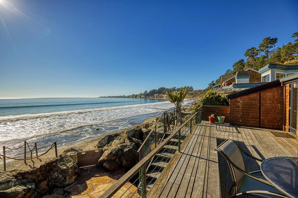 10 Potbelly Beach Road Property Photo 7