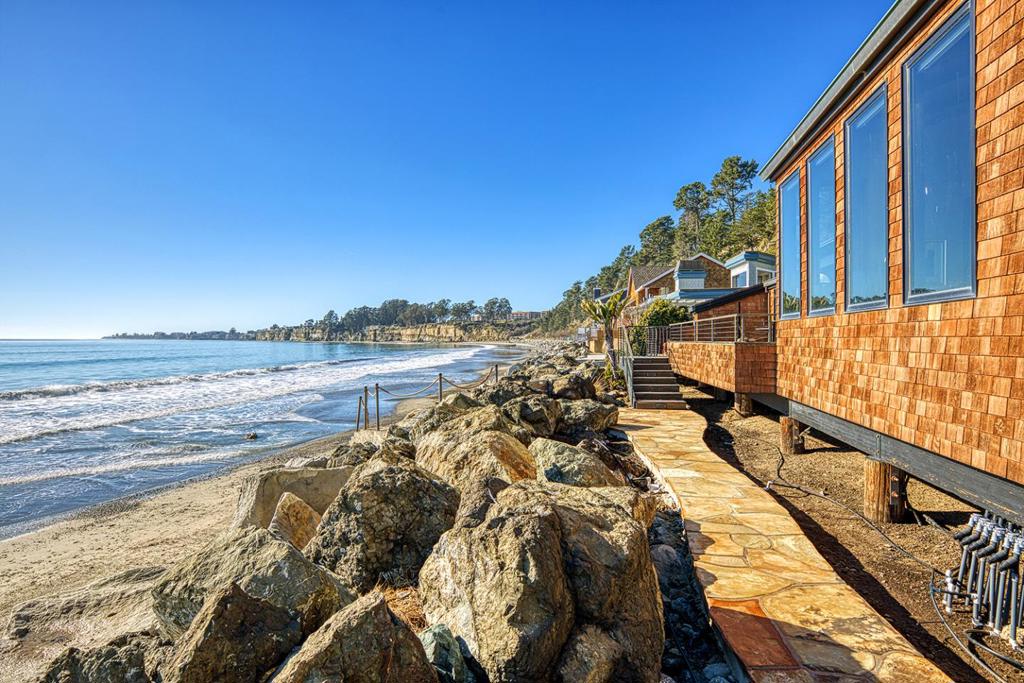 10 Potbelly Beach Road Property Photo 31