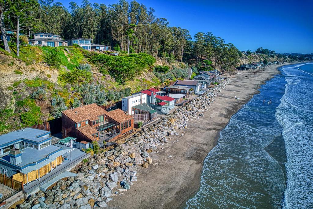 10 Potbelly Beach Road Property Photo 32