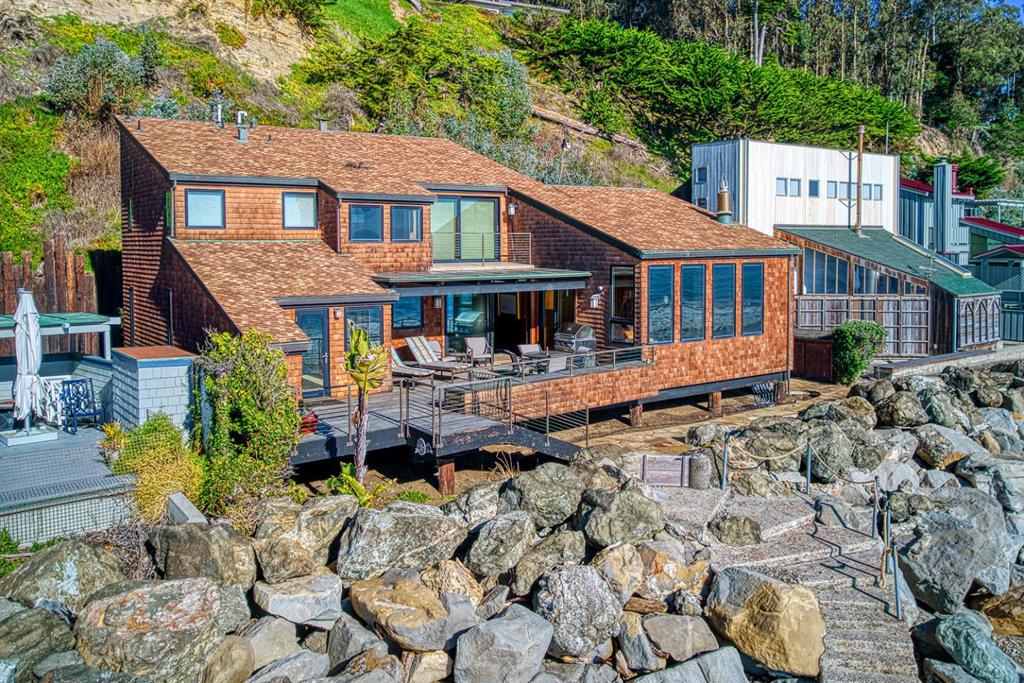 10 Potbelly Beach Road Property Photo 33