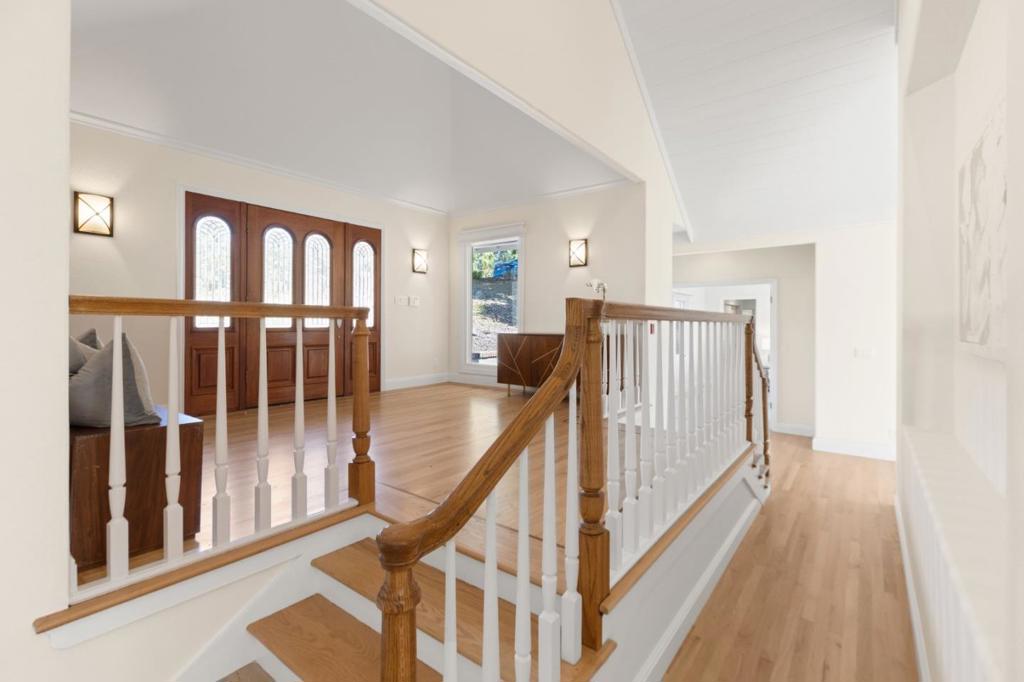 21415 Continental Circle Property Photo 4