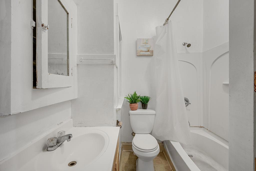 2878 Telegraph Avenue Property Photo 9