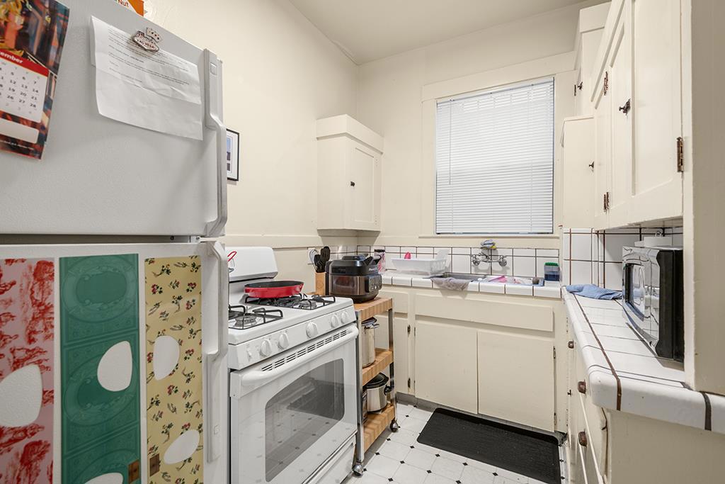 2878 Telegraph Avenue Property Photo 12
