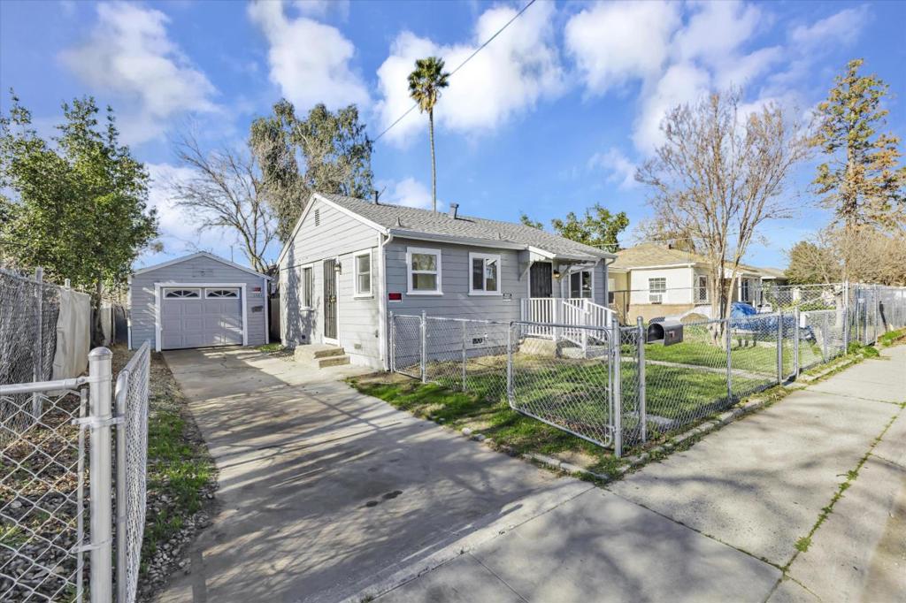 2343 Erickson Street Property Photo