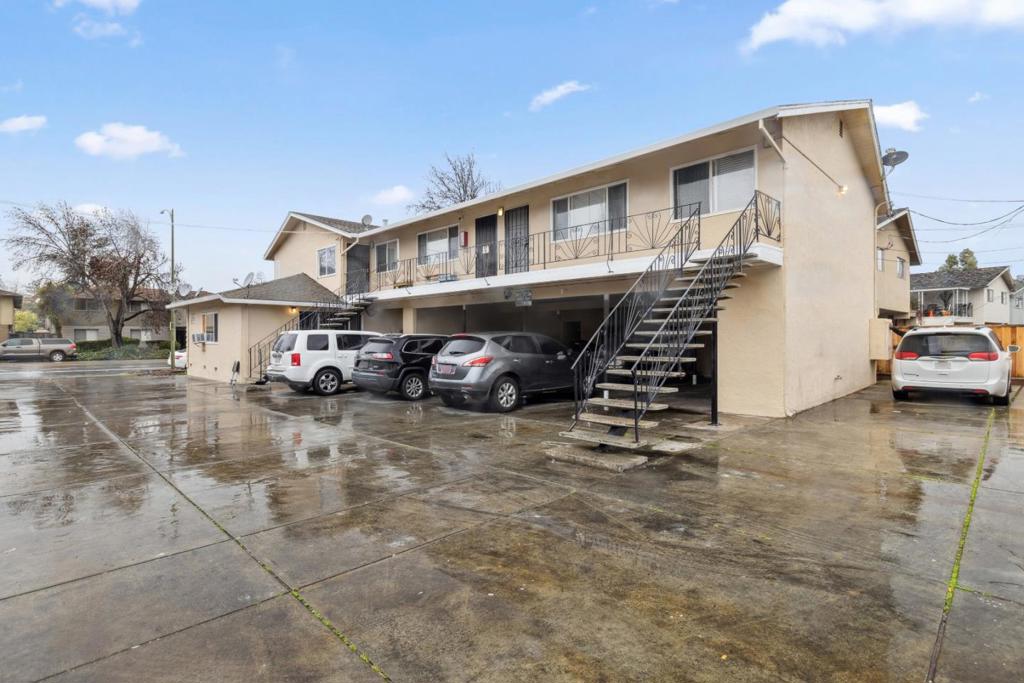 1182 Leigh Property Photo