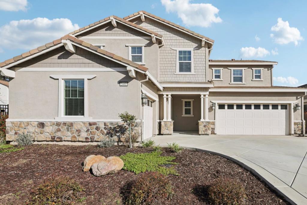 2661 Grassland Way Property Photo 2