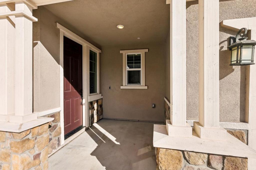 2661 Grassland Way Property Photo 3