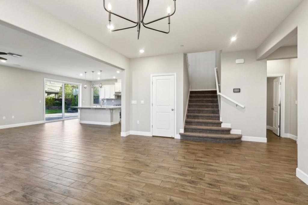 2661 Grassland Way Property Photo 8