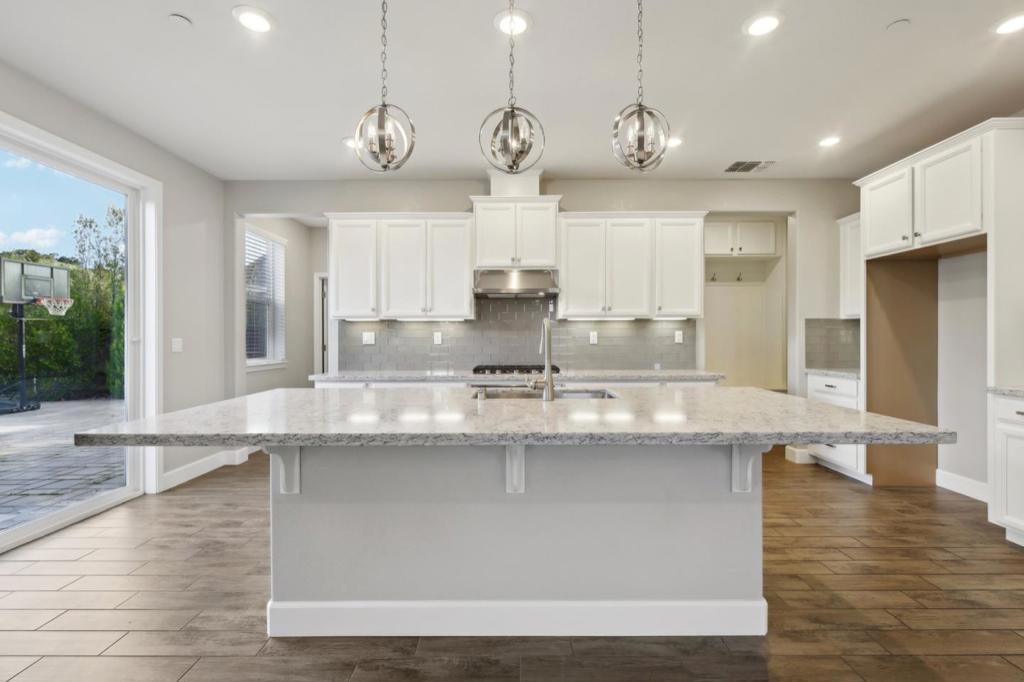 2661 Grassland Way Property Photo 11