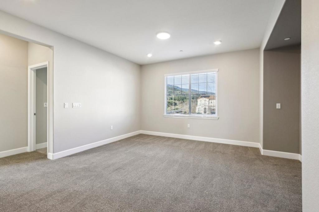 2661 Grassland Way Property Photo 21