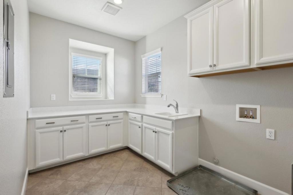 2661 Grassland Way Property Photo 23