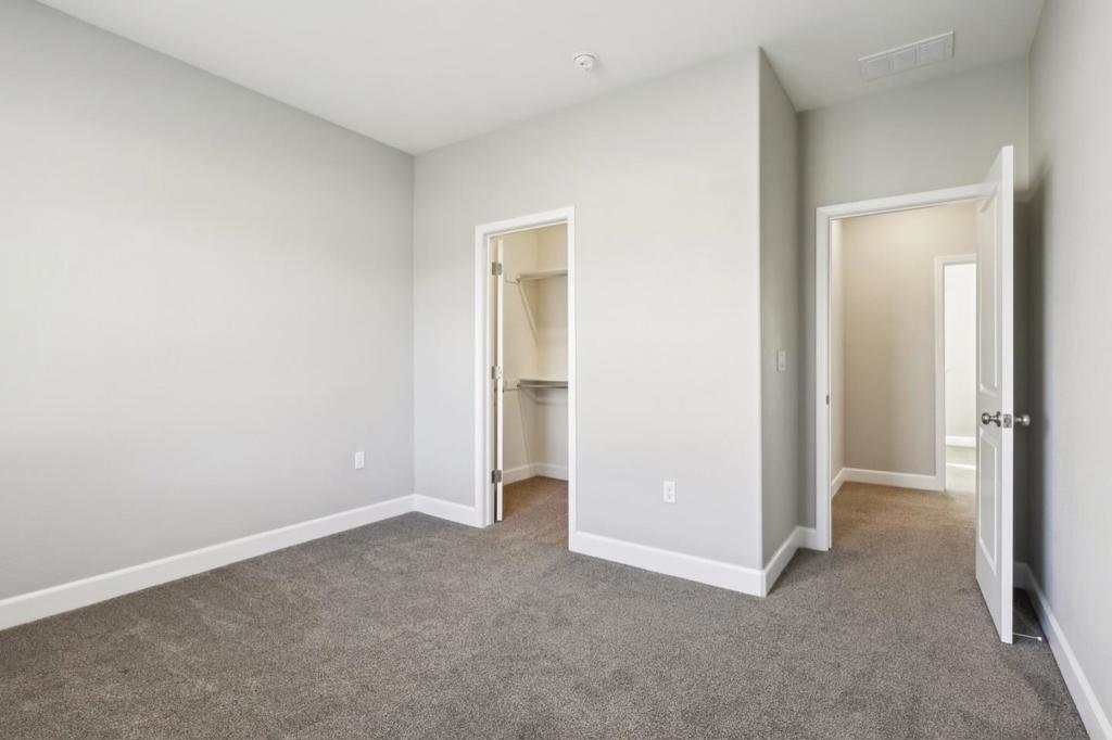 2661 Grassland Way Property Photo 37