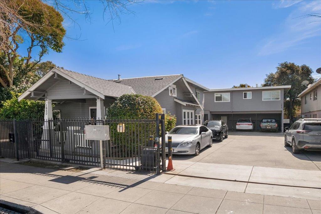 1650 Bay Property Photo