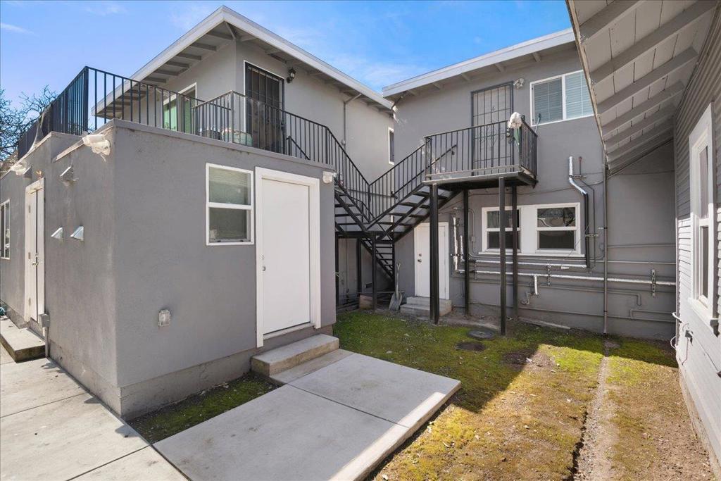 1650 Bay Property Photo 7