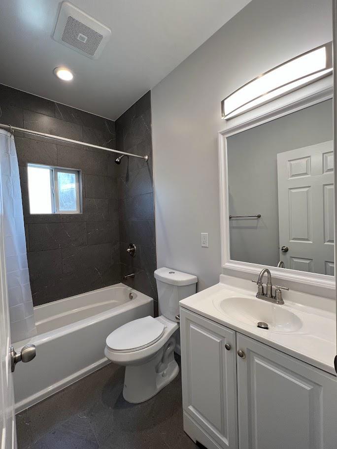 1650 Bay Property Photo 9