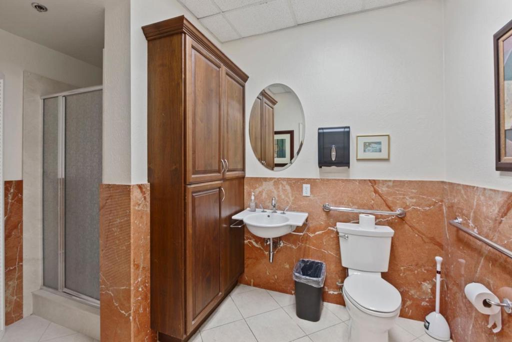 117 California Avenue D201 Property Photo 17