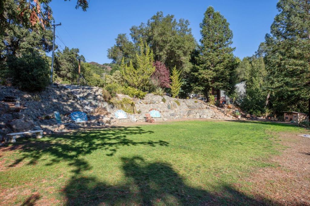 20600 Aldercroft Property Photo 8
