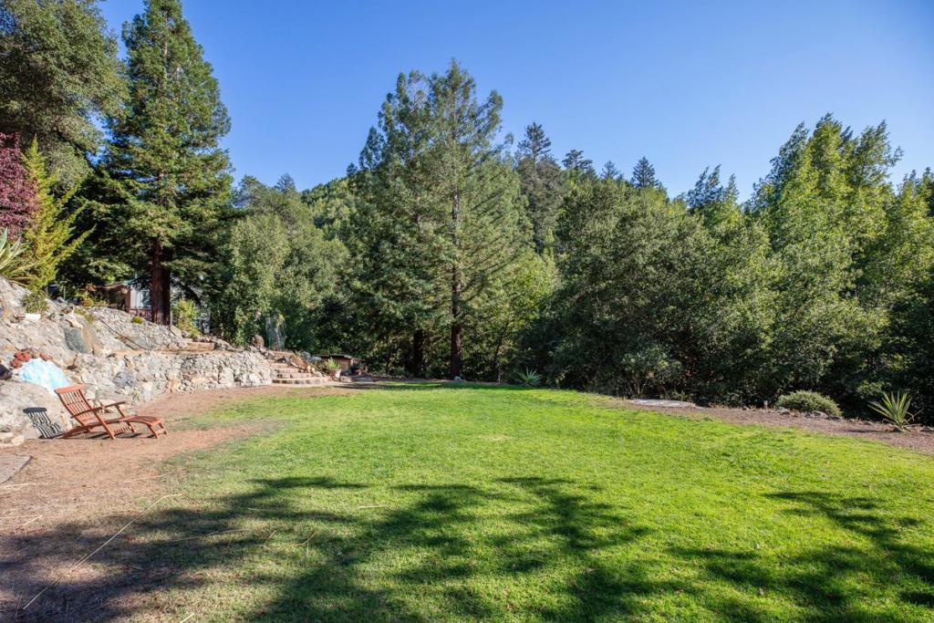 20600 Aldercroft Property Photo 10