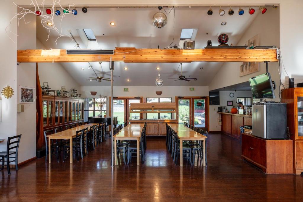 20600 Aldercroft Property Photo 12