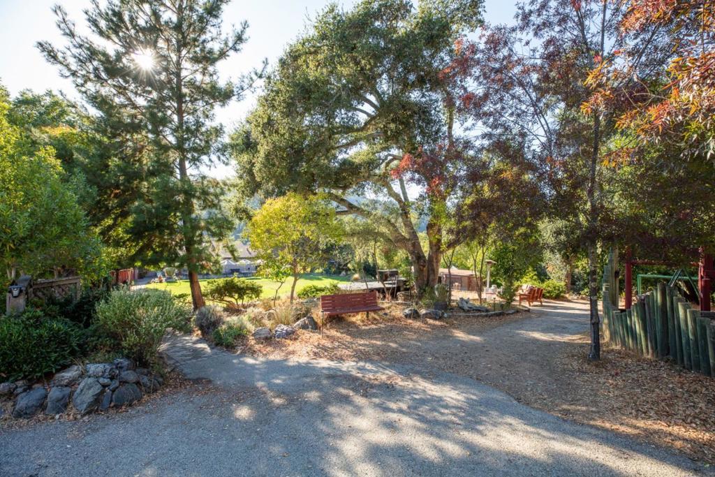 20600 Aldercroft Property Photo 20