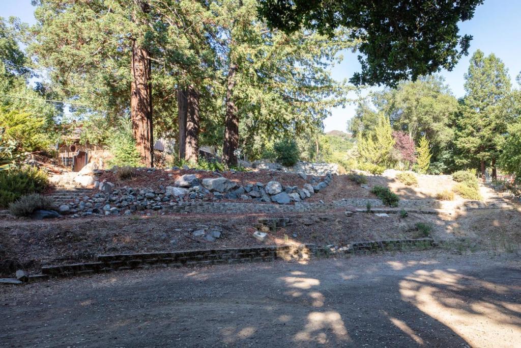 20600 Aldercroft Property Photo 38