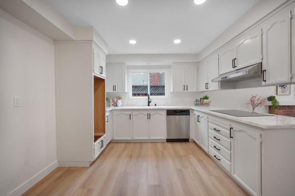 405 Arabian Street Property Photo 10
