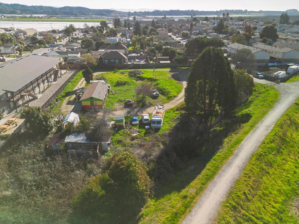 124 Gonda Street Property Photo 7
