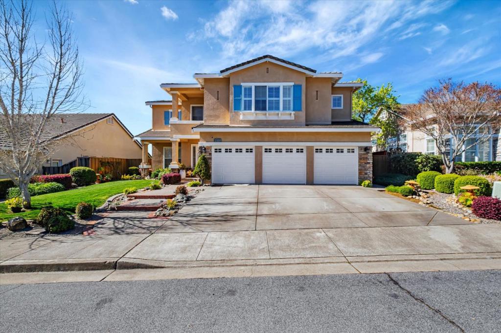 25219 Canyon Oaks Court Property Photo