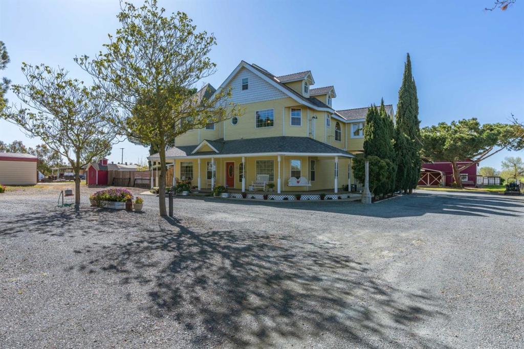 4100 Gateway Road Property Photo 10