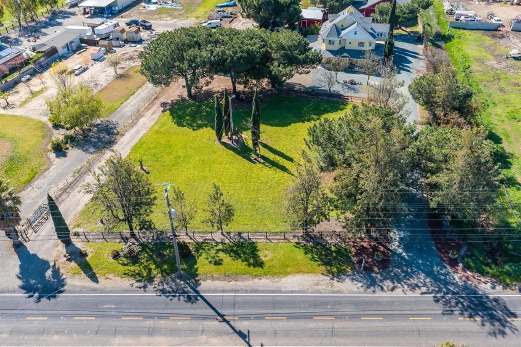 4100 Gateway Road Property Photo 12