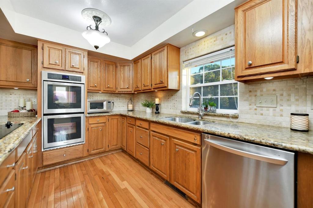 4100 Gateway Road Property Photo 22