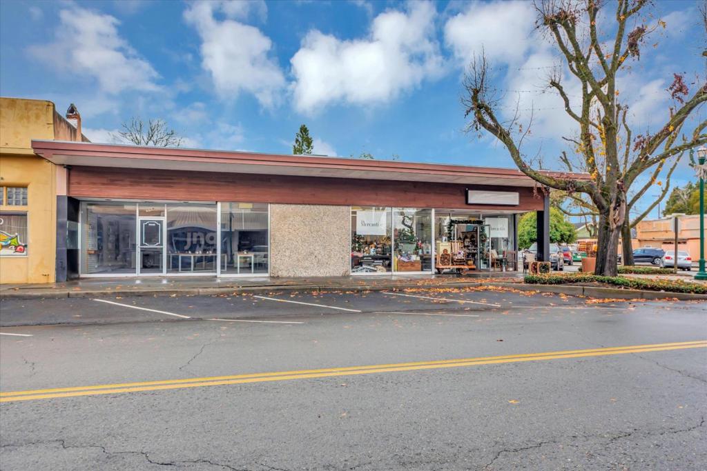 999 Hazel Street Property Photo