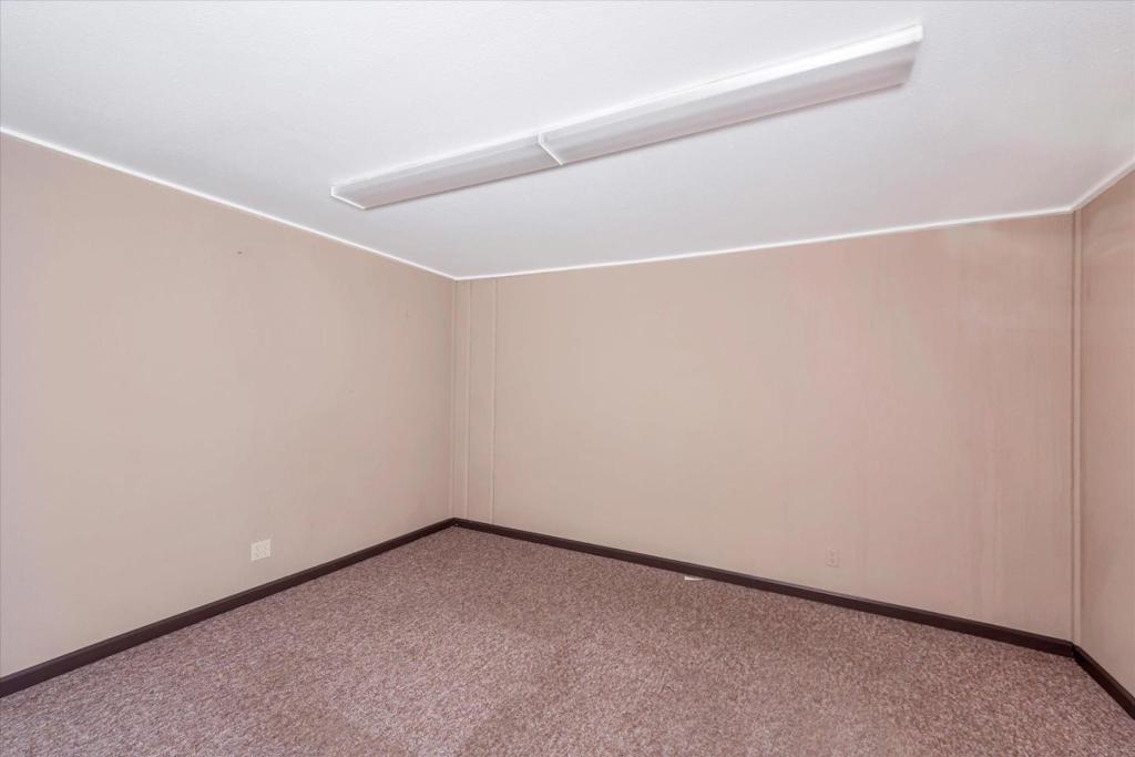 999 Hazel Street Property Photo 9