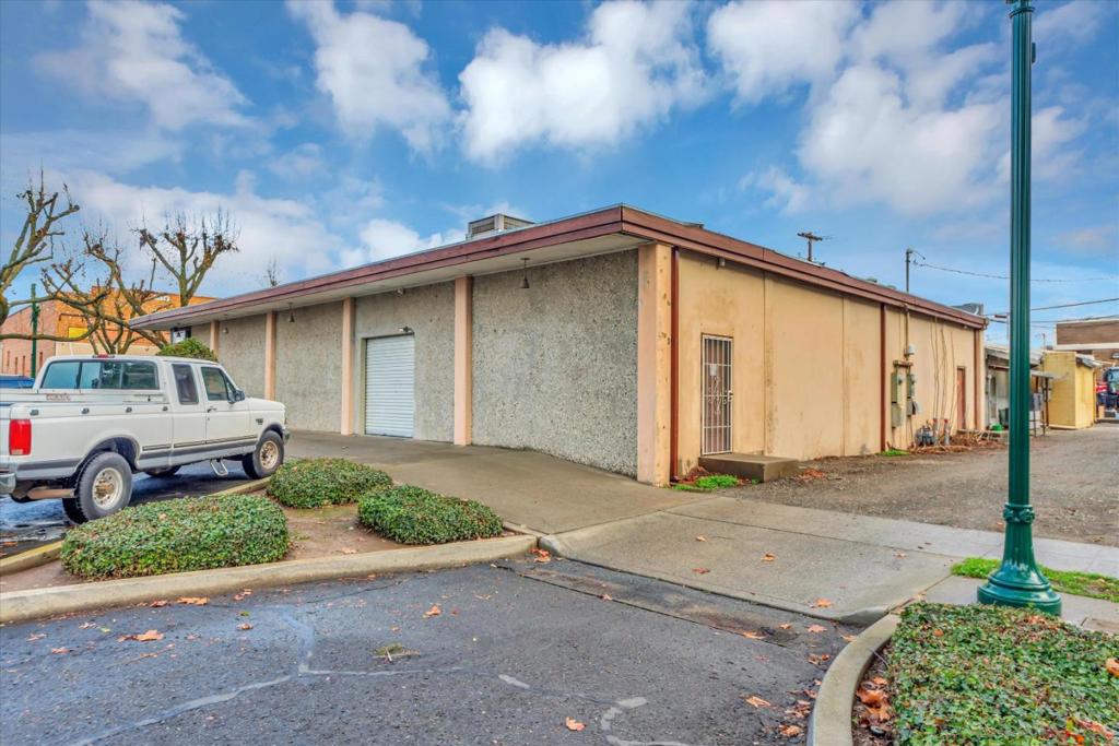 999 Hazel Street Property Photo 12