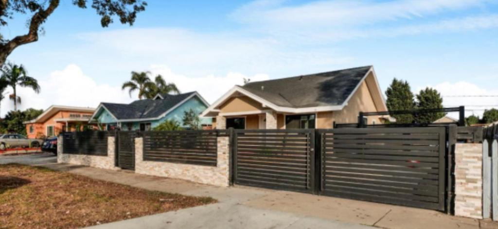 1435 Orange Avenue Property Photo