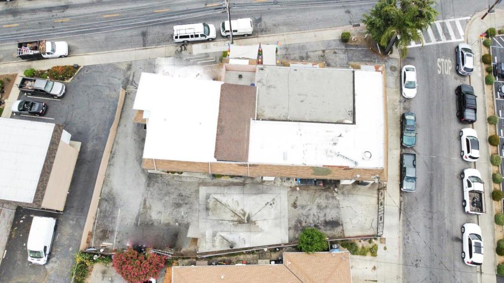 27902798 Spring Street Property Photo 4