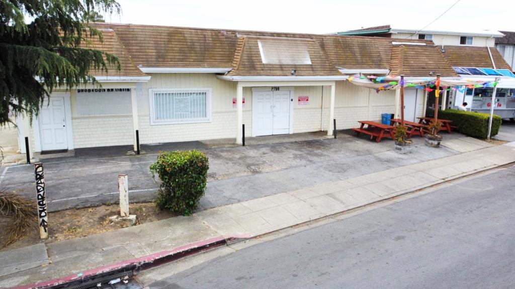 27902798 Spring Street Property Photo 6