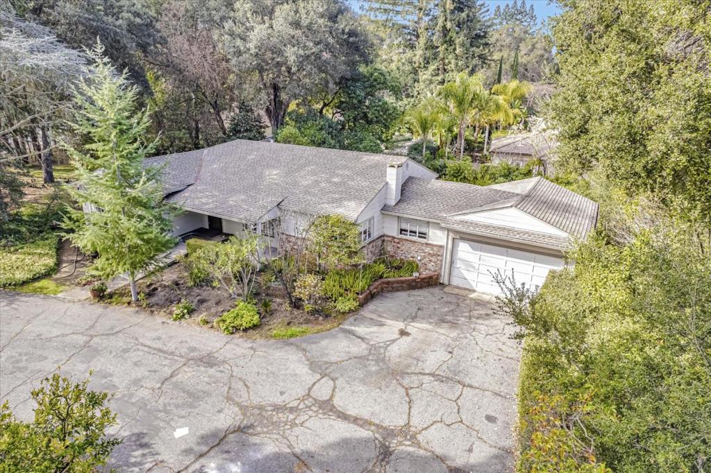 15041 Park Drive Property Photo 1