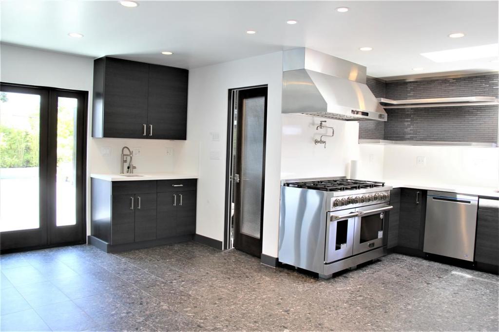 1141 Saratoga Avenue Property Photo 7