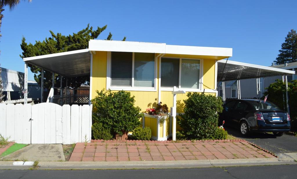 1830 East Yosemite Ave Property Photo