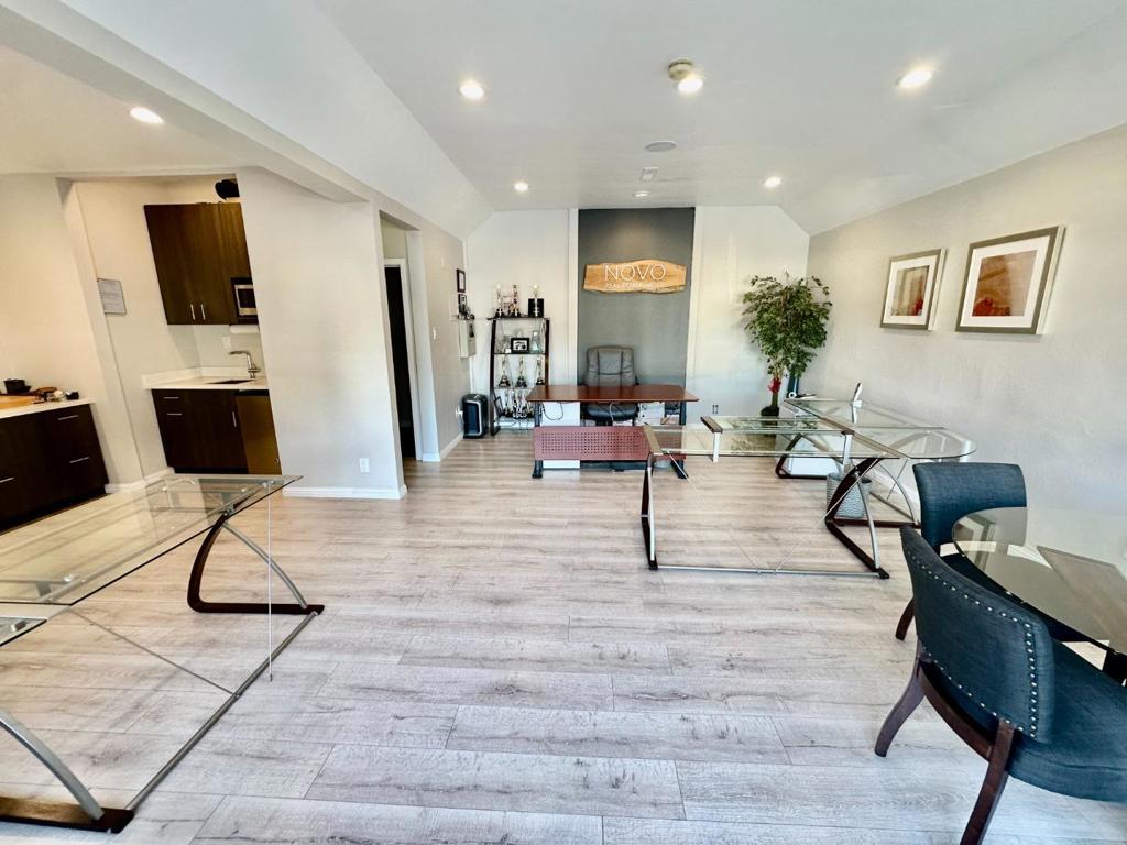 35 N San Mateo Drive Property Photo 1
